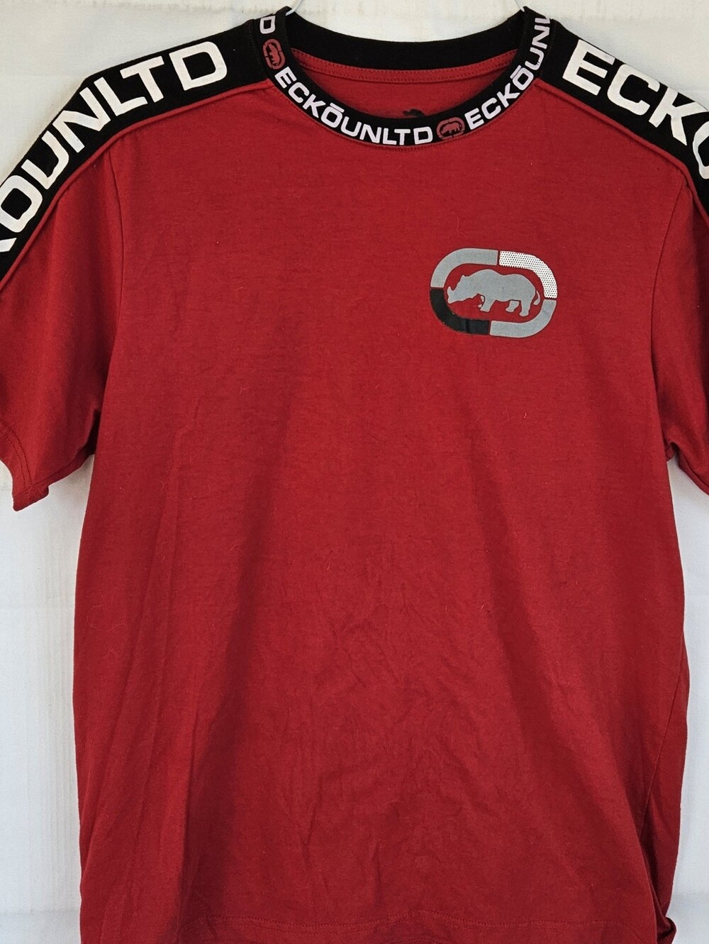 Ecko Unlimited Red Short Sleeve Logo Tee with Black Trim Size L
